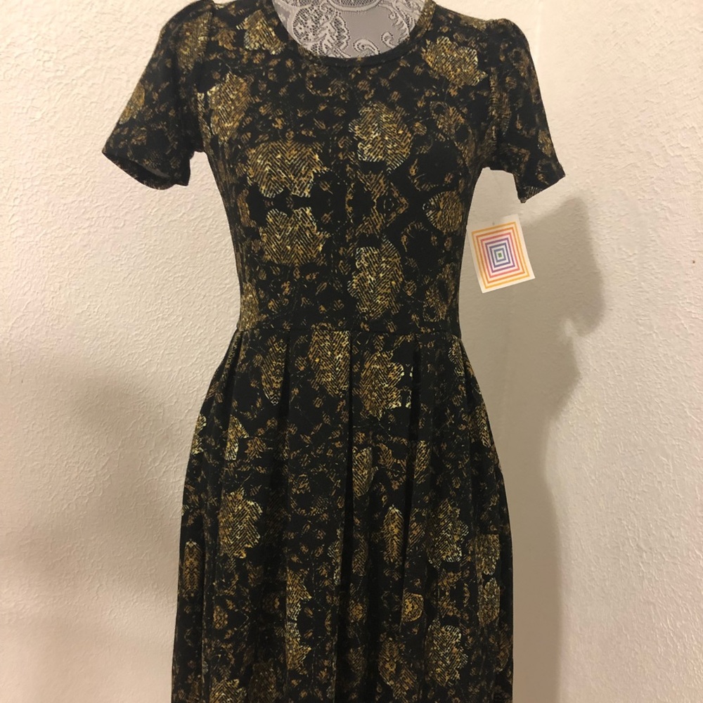 Lularoe S Amelia Floral print
